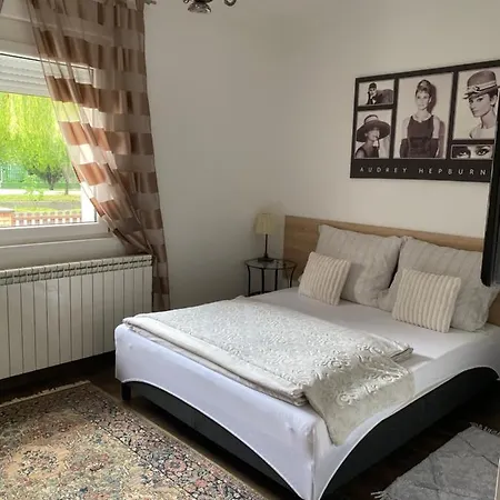 Guest house Helga Vendeghaz Budaors