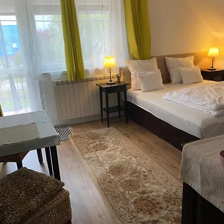 Helga Vendeghaz Guest house *