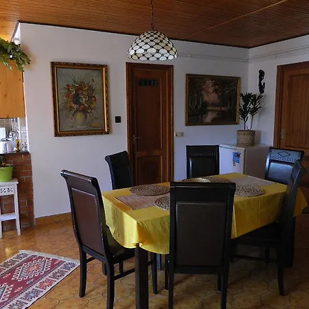 Helga Vendeghaz Guest house *