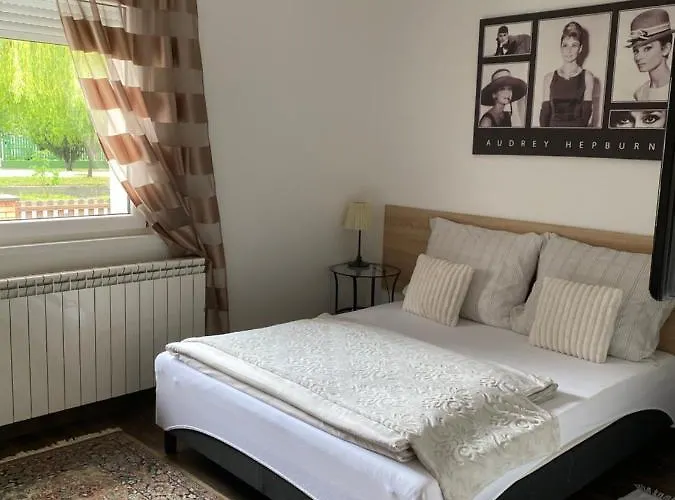 Guest house Helga Vendeghaz Budaors