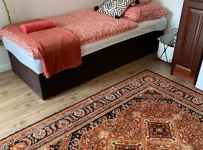 Helga Vendeghaz Guest house Budaors